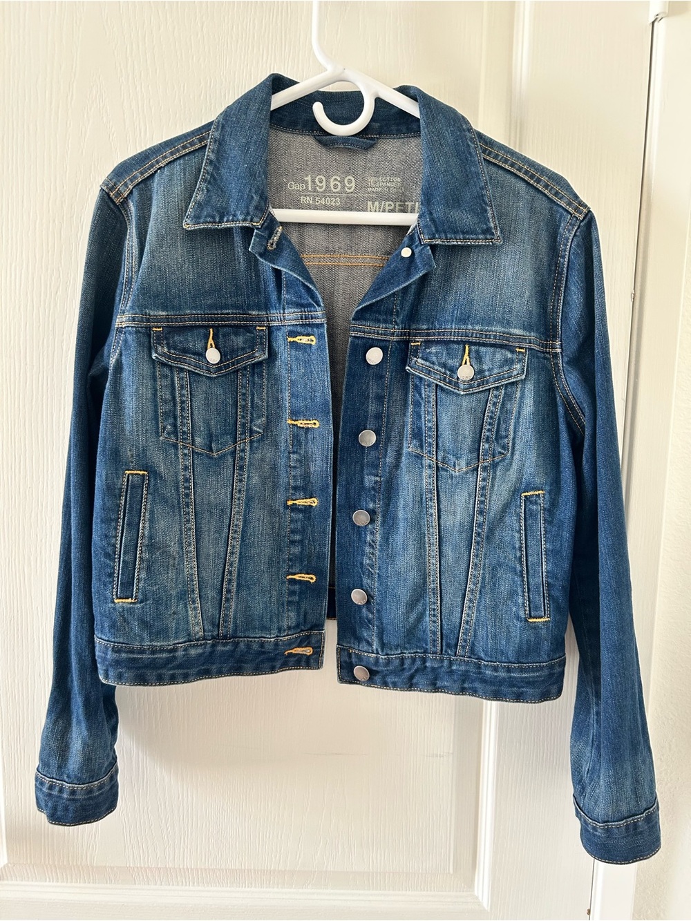 Gap 1969 Medium Petite Classic Medium Wash Denim Jacket Medium Petite - Picture 2 of 6